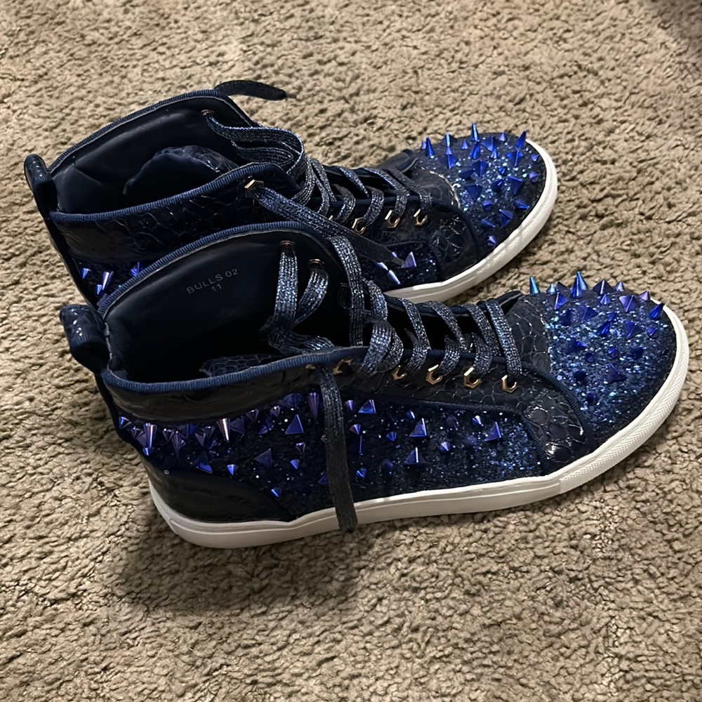 Navy blue casual boot/high top